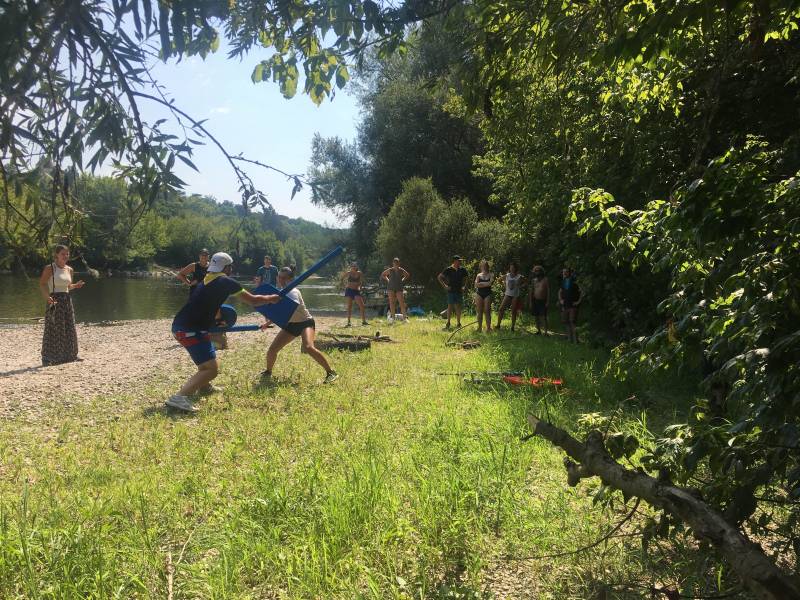 Découvrez comment organiser un team building bien-être en pleine nature au cœur de la Dordogne