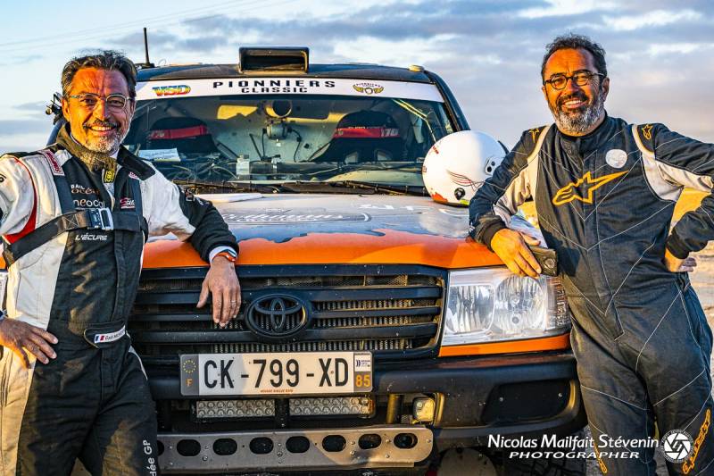 Team building de cohésion à Marrakech : Aventure en buggy et 4*4 de Marrakech aux montagnes de l’Atlas : Quelle équipe ramènera le drapeau en premier ?