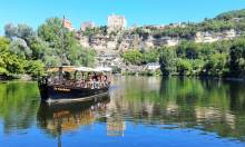 Les Gabares Batelier A Beynac